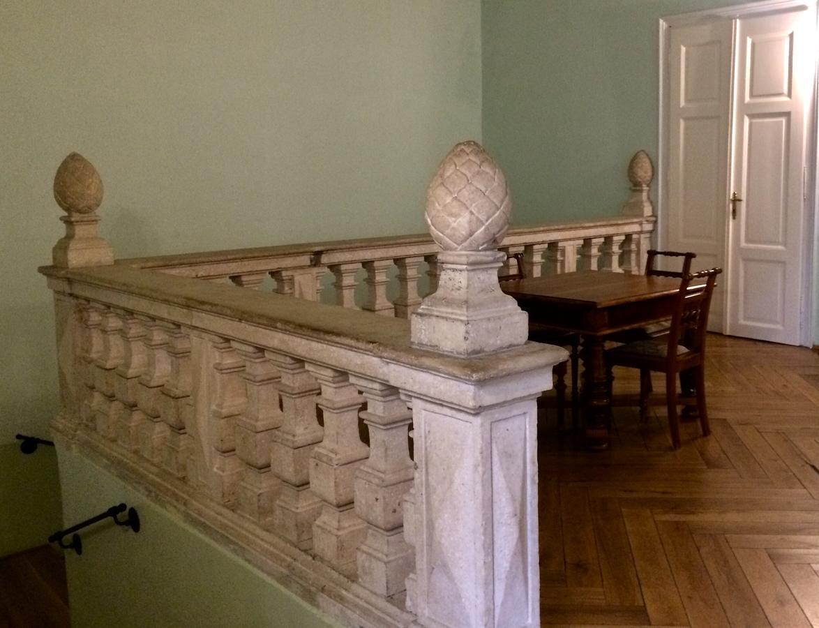 Althansky Palac Зноймо Экстерьер фото